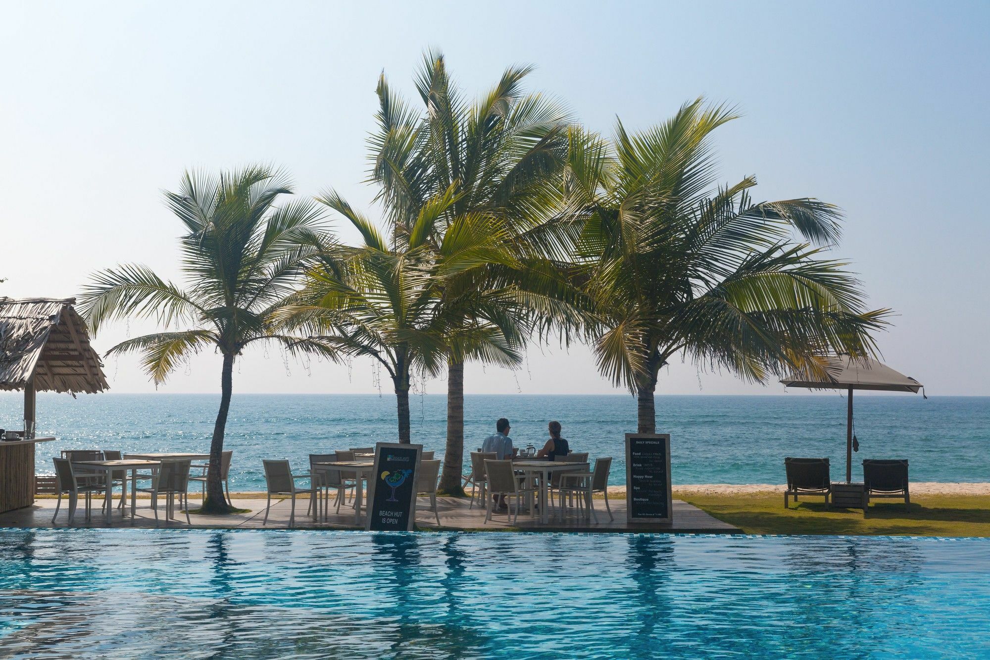 Sri Sharavi Beach Villas & Spa - With 43 Metre Saltwater Infinity Pool Mirissa Zewnętrze zdjęcie