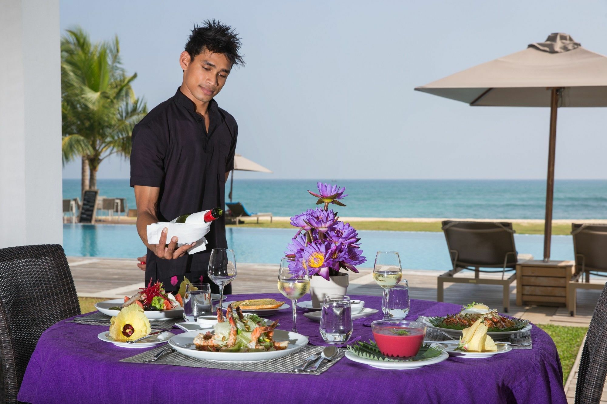 Sri Sharavi Beach Villas & Spa - With 43 Metre Saltwater Infinity Pool Mirissa Zewnętrze zdjęcie