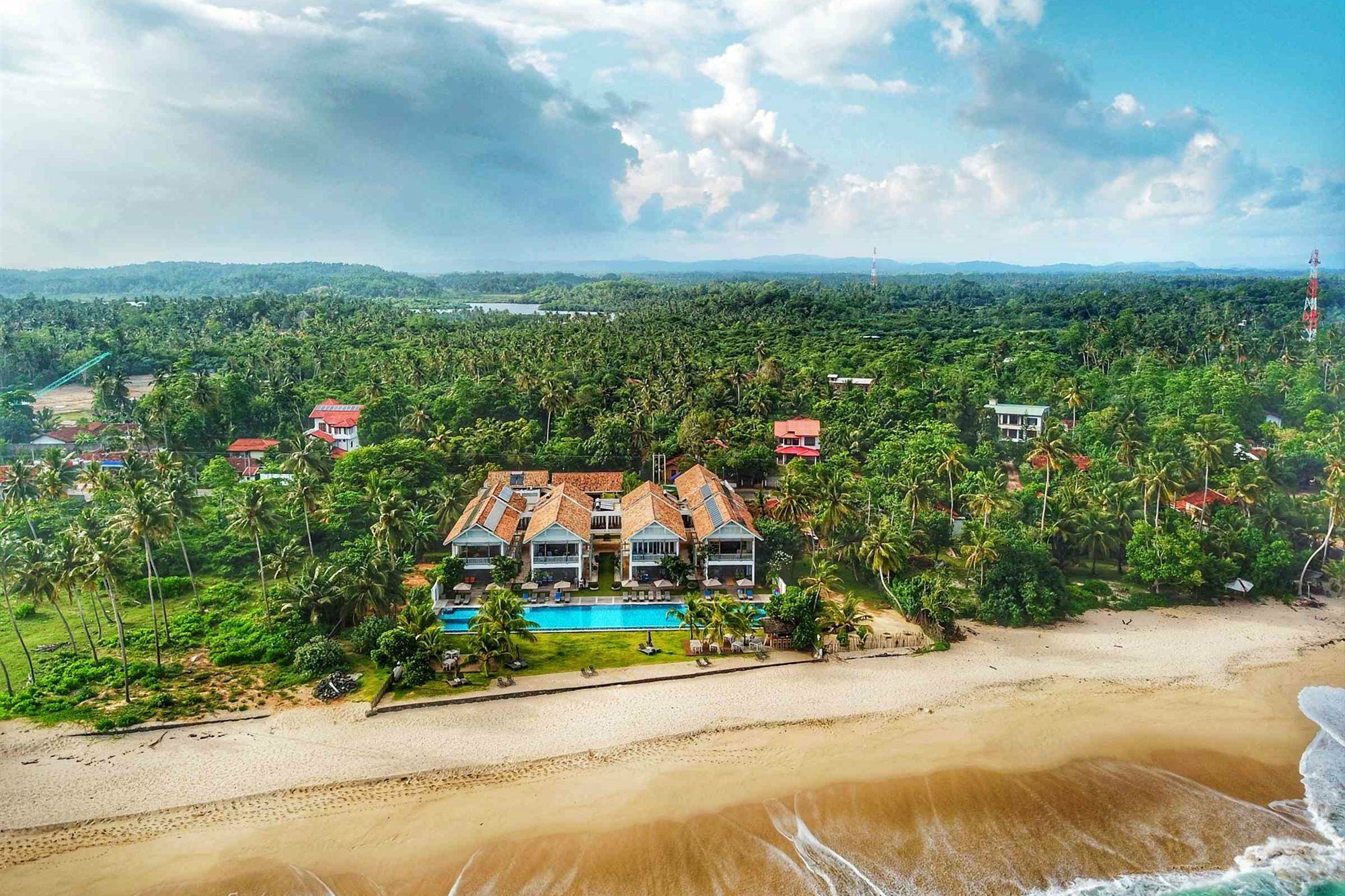 Sri Sharavi Beach Villas & Spa - With 43 Metre Saltwater Infinity Pool Mirissa Zewnętrze zdjęcie